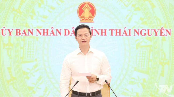 Đồng chí Chủ tịch UBND tỉnh Vương Quốc Tuấn phát biểu chỉ đạo tại cuộc họp.