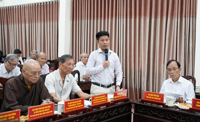  Các đại biểu tham gia đóng góp ý kiến tại hội nghị 