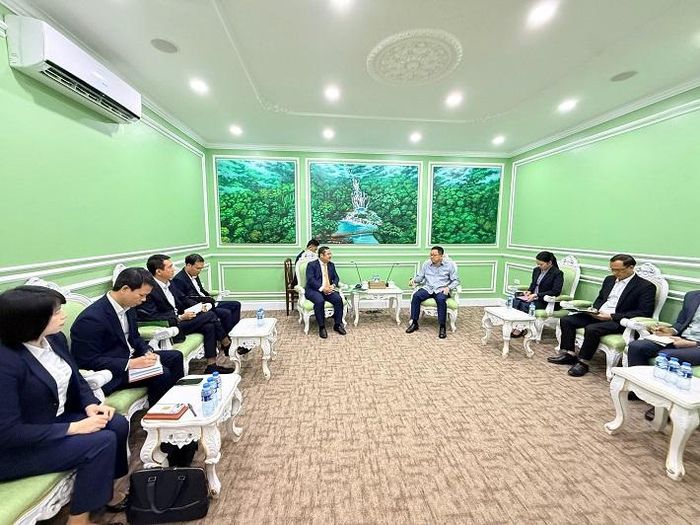 Đoàn công tác có buổi làm việc với Bộ trưởng Bộ Nông nghiệp và Môi trường Lào