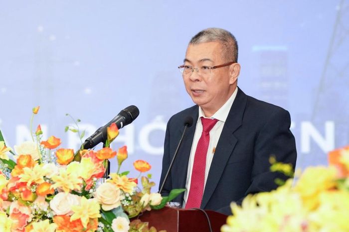  Tổng giám đốc EVNHCMC Nguyễn Văn Thanh ôn lại chặng đường truyền thống 50 năm xây dựng và phát triển của EVNHCMC 