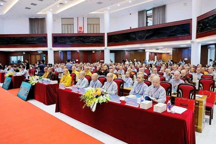 Chư Ni tham dự hội thảo