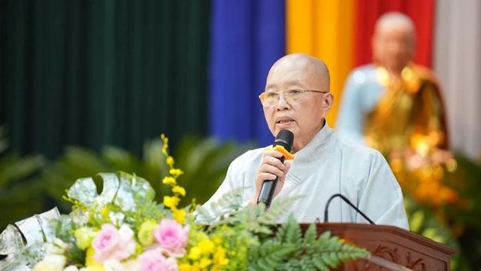 Ni trưởng Thích Đàm Lan huấn từ