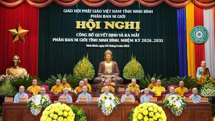 Chư tôn đức chứng minh