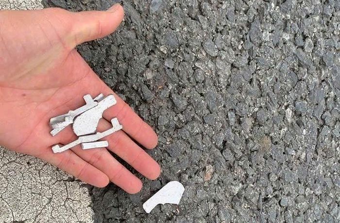 Phần lớn các xe gặp sự cố thường cán phải vật sắc nhọn đủ kích cỡ, không đồng nhất.