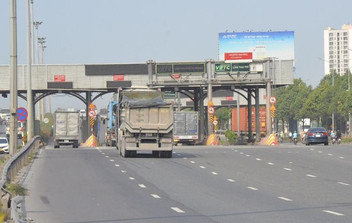 Trạm thu phí cầu Đồng Nai đã dừng thu phí nhiều năm.