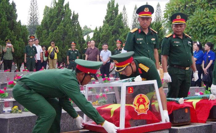 Hài cốt các anh hùng liệt sỹ được tìm thấy sẽ được chính quyền địa phương sở tại, lực lượng quân sự địa phương tổ chức lễ truy điệu và an táng tại nghĩa trang liệt sỹ.