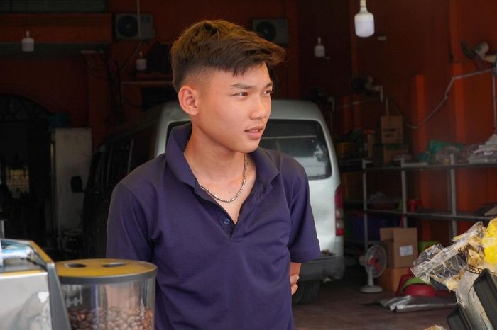Anh Nguyễn Thành Nhân (SN 2007, ngụ phường Tân Sơn), buôn bán tại khu vực đường Phạm Văn Bạch cho biết, tuyến đường này thường xuyên xảy ra ùn tắc giao thông, đặc biệt vào giờ cao điểm hoặc khi trời mưa. Theo anh Nhân, việc dự án sớm hoàn thành sẽ góp phần giảm ùn tắc, giúp người dân đi lại thuận tiện, an toàn hơn.