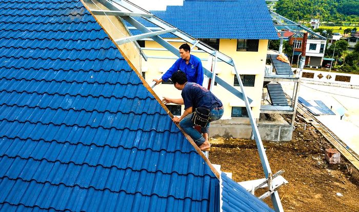 Khối nhà đang bước vào giai đoạn hoàn thiện, phấn đấu đến khoảng 15/8 sẽ cơ bản hoàn thành các hạng mục chính để bàn giao, sau đó tiếp tục hoàn thiện phần hạ tầng và cảnh quan trước ngày 30/8.