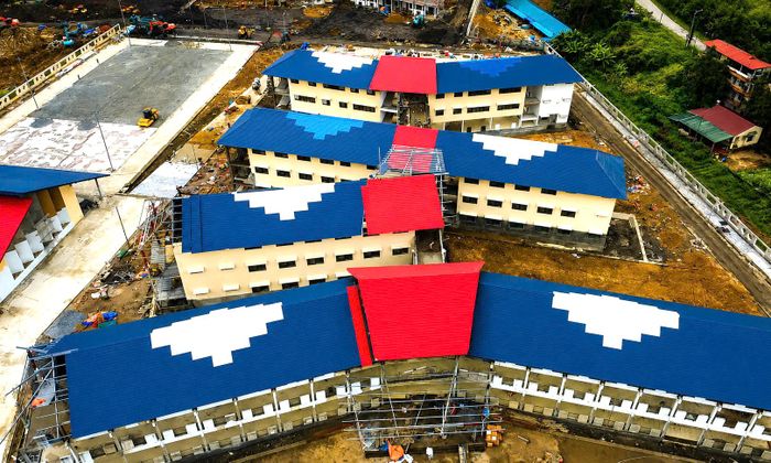 Theo ông Vũ Văn Hoàng, cán bộ Ban Quản lý dự án Đầu tư xây dựng tỉnh Lào Cai, tiến độ toàn dự án đã đạt trên 90%. Trên công trường hiện huy động khoảng 450 kỹ sư, công nhân tổ chức thi công 3 ca, 4 kíp, tập trung hoàn thiện các hạng mục còn lại.