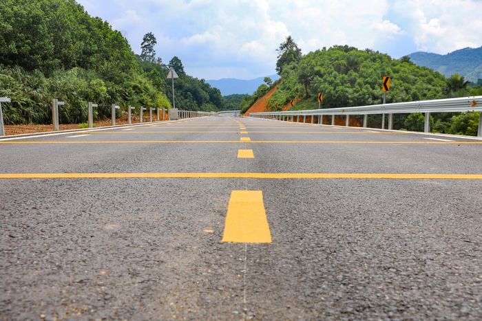 Theo kế hoạch, phần thảm bê tông nhựa và ATGT cùng một số hạng mục khác tại dự án Chợ Chu - Ngã ba Trung Sơn sẽ hoàn thành trước ngày 19/8, đáp ứng mục tiêu đưa dự án vào khai thác vào đúng dịp Kỷ niệm ngày Cách mạng Tháng Tám thành công.