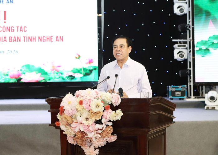 Chủ tịch UBND tỉnh Nghệ An Võ Trọng Hải giao nhiệm vụ và ấn định thời gian thực hiện cho các sở ngành và doanh nghiệp khai thác khoáng sản. Nếu sau 31/8/2026, doanh nghiệp không thực hiện sẽ đình chỉ hoạt động.