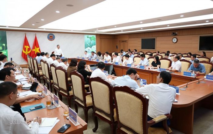 Bộ trưởng Bộ Tài chính Ngô Văn Tuấn chủ trì Hội nghị. Ảnh: Mạnh Tuấn