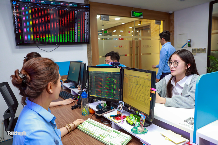 VN-Index có hai tuần phục hồi liên tiếp cho thấy trạng thái thị trường đã được cải thiện. Ảnh Đức Thanh