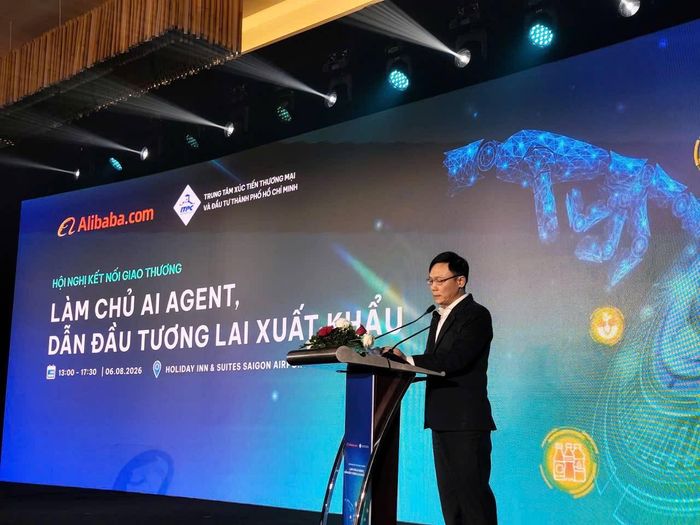 Ông Lê Anh Hoàng, Phó Giám đốc Trung tâm Xúc tiến Thương mại và Đầu tư TP.HCM chia sẻ tại hội nghị.