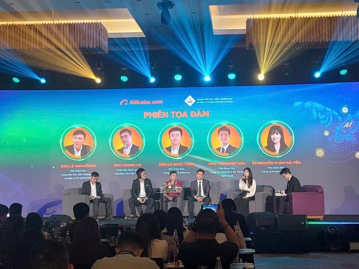 Doanh nghiệp chia sẻ về chủ đề làm chủ AI Agent.