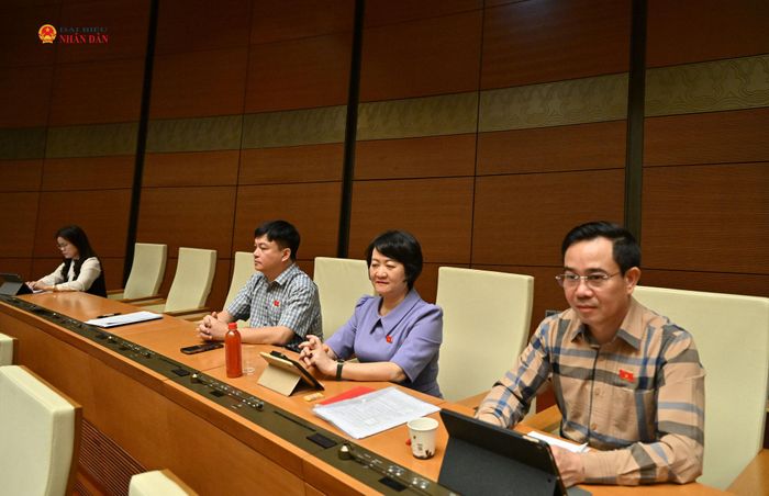 Các đại biểu tham dự phiên họp. Ảnh: Quang Khánh