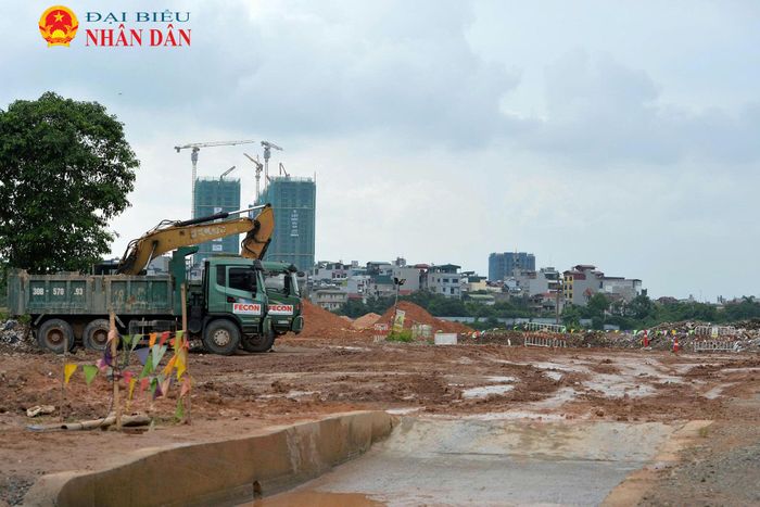 Tuy nhiên, với việc tập trung nguồn lực và tổ chức thi công khoa học, công trường đang ghi nhận nhiều chuyển biến tích cực sau 9 tháng triển khai