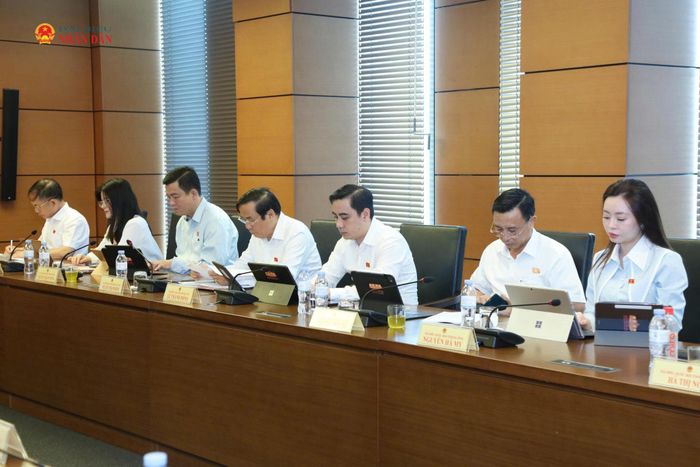 Đoàn ĐBQH tỉnh Hà Tĩnh tại phiên thảo luận