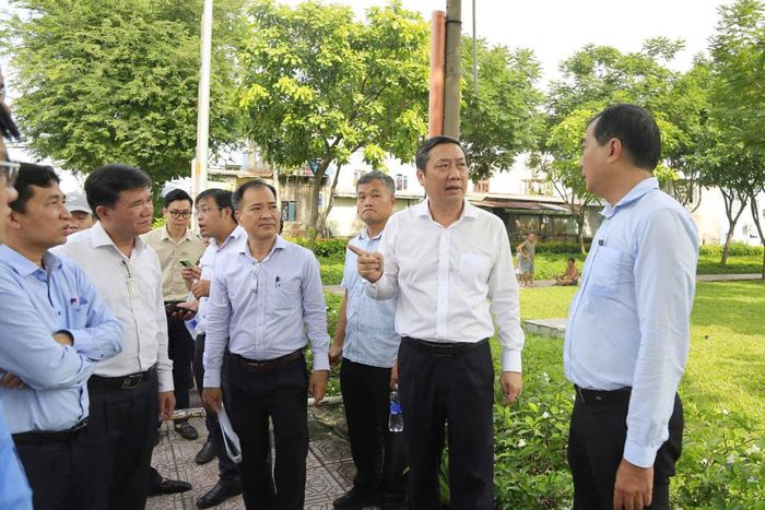 Ban Kinh tế - Ngân sách HĐND TP. Hồ Chí Minh khảo sát dự án chỉnh trang đô thị khu vực bờ Nam Kênh Đôi
