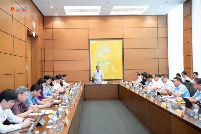 Toàn cảnh phiên thảo luận Tổ 3 (Đoàn ĐBQH các tỉnh Thanh Hóa, Tây Ninh). Ảnh: Lâm Hiển