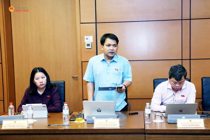 ĐBQH Trường Trung Tuyến (Gia Lai) phát biểu thảo luận tại Tổ 5