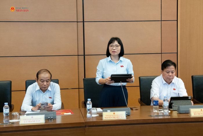 ĐBQH Nguyễn Thị Việt Nga (TP. Hải Phòng) phát biểu
