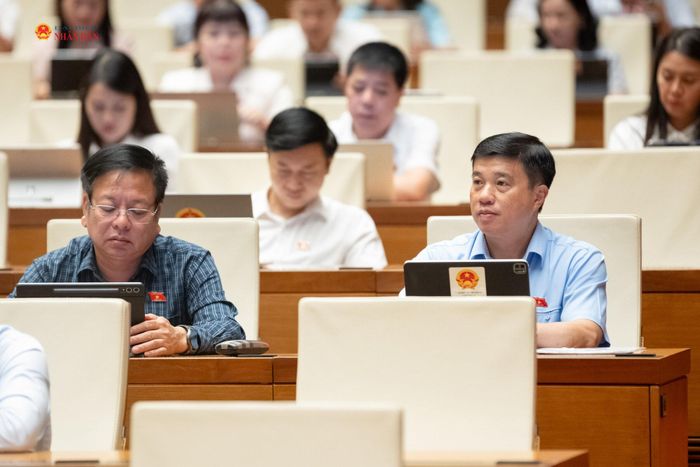 Các đại biểu tham dự phiên họp. Ảnh: Phạm Thắng