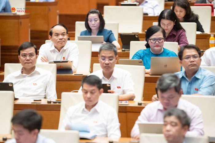 Các đại biểu tham dự phiên họp. Ảnh: Phạm Thắng