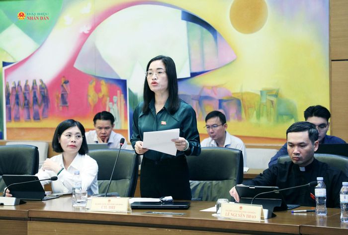 ĐBQH Cil Bri (Lâm Đồng) phát biểu