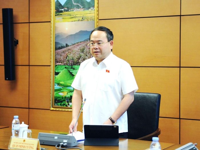 Bí thư Tỉnh ủy, Trưởng Đoàn ĐBQH tỉnh Quảng Ninh Quản Minh Cường phát biểu thảo luận tại Tổ 14