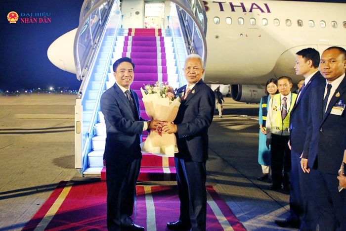 Chủ tịch Quốc hội Thái Lan Sophon Zaram rời Hà Nội, kết thúc tốt đẹp chuyến thăm chính thức Việt Nam. Ảnh: Đắc Trường