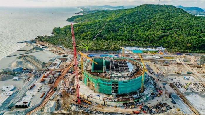 Nhà hát APEC cũng đã cơ bản định hình với khoảng 97% kết cấu bê tông cốt thép được hoàn thành. Ảnh: Sun Group.