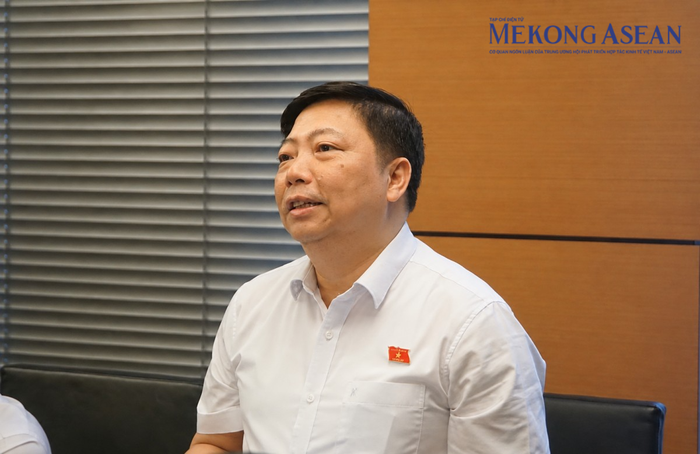 Đại biểu Nguyễn Vũ Trung phát biểu tại tổ. Ảnh: Đinh Nhung/Mekong ASEAN