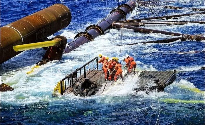 Khai thác dầu khí trên biển rất cần lực lượng kĩ sư và công nhân kĩ thuật trình độ cao