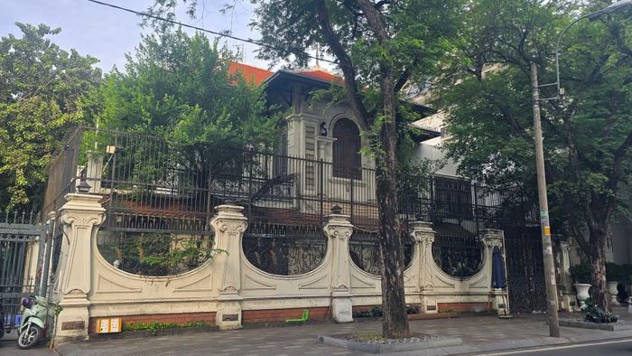 Một căn biệt thự cổ ở khu vực trung tâm thành phố.