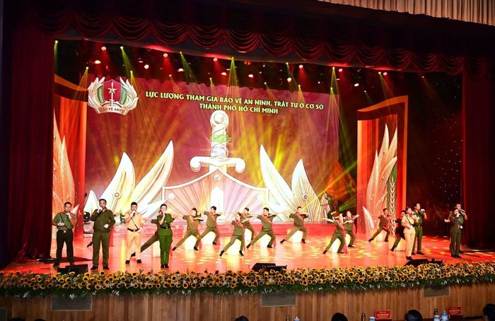  Phần dự thi tài năng của đội thi TP Hồ Chí Minh mở màn chung kết Hội thi. 