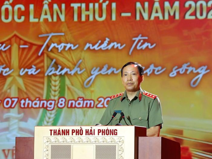 Thượng tướng Lê Văn Tuyến, Ủy viên Trung ương Đảng, Thứ trưởng Bộ Công an, Trưởng ban chỉ đạo Hội thi phát biểu khai mạc.
