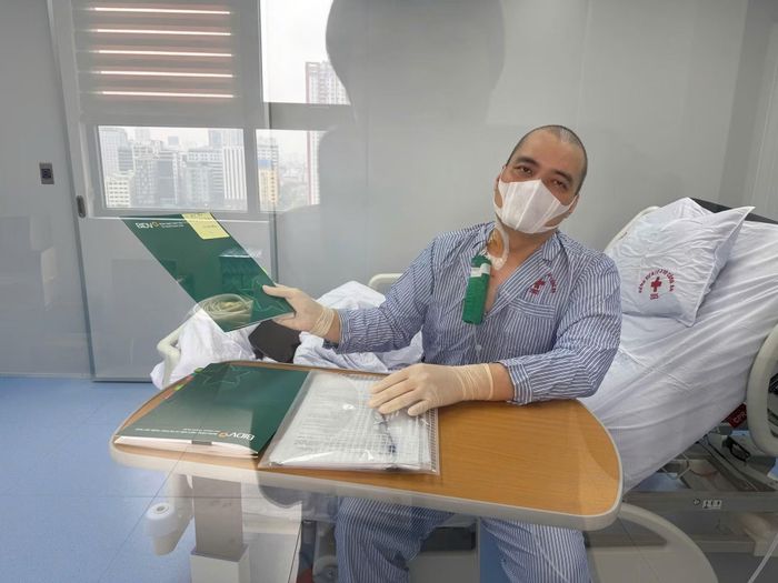 Bệnh nhân trong phòng ghép tế bào gốc.