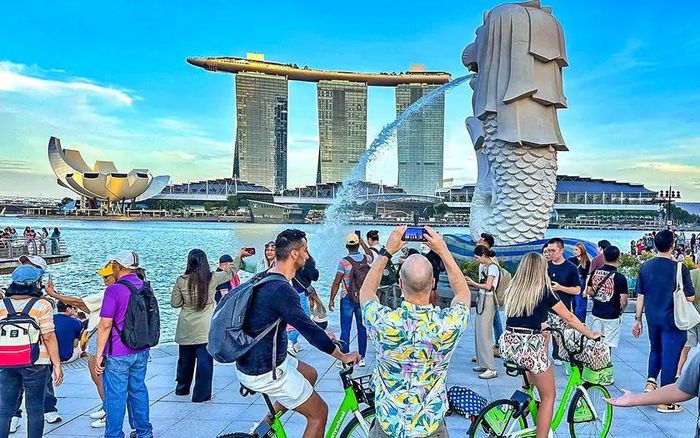Singapore giữ một vị trí đặc biệt trên bản đồ du lịch công tác thời hiện đại, với sự kết hợp lý tưởng hấp dẫn du khách - là một trong những trung tâm thương mại quan trọng nhất châu Á, đồng thời cũng là một trong những điểm đến du lịch hấp dẫn nhất khu vực. Ảnh: tourradar