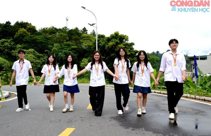 Hẹn gặp lại ở Trại hè lần thứ XXI, tại Trường phổ thông vùng cao Việt Bắc, tỉnh Thái Nguyên. Ảnh: Quốc Hồng