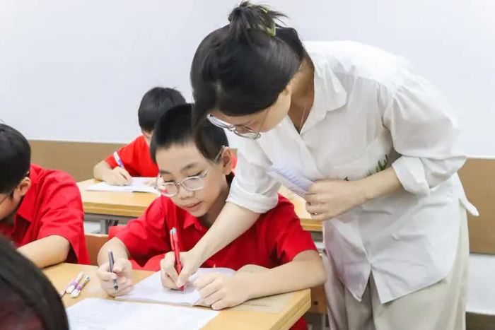 Trút bỏ gánh nặng chỉ tiêu giúp thầy cô tự do sáng tạo, học sinh tìm lại niềm vui đến trường. Ảnh minh họa