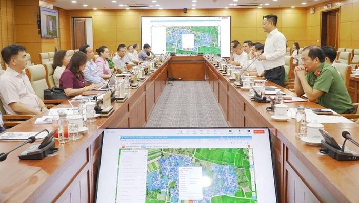 Chủ tịch UBND tỉnh Lê Hải Hòa làm việc với VDCD Group về định hướng thành lập Trung tâm Đổi mới sáng tạo tỉnh.