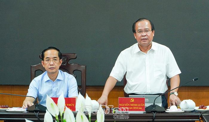  Phó Chủ tịch UBND tỉnh Nguyễn Minh Luân đề nghị chú trọng đầu tư chuyển đổi số và hạ tầng y tế cơ sở.