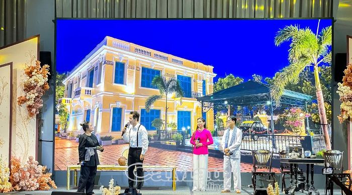 Tại Khách sạn Công tử Bạc Liêu vừa diễn ra chương trình nghệ thuật tái hiện cuộc đời công tử Trần Trinh Huy gắn liền với nhiều giai thoại nổi tiếng. Ảnh: PHAN THANH CƯỜNG