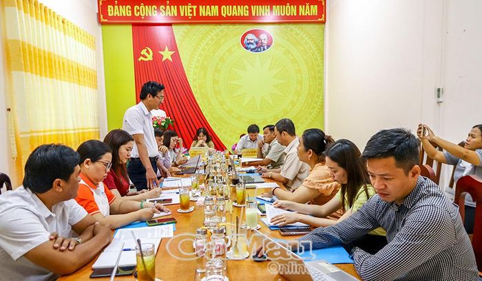  Ông Ngô Thời Nhiệm, Phó Trưởng phòng Quản lý du lịch (Sở Văn hóa, Thể thao và Du lịch tỉnh Cà Mau), gợi mở phát triển thương mại, dịch vụ ẩm thực về đêm tại địa phương.