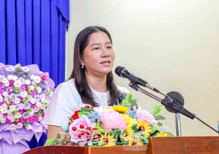 Bí thư Đảng ủy, Chủ tịch HĐND xã Vĩnh Mỹ Lê Kim Thúy gợi mở nhiều nội dung về thúc đẩy hoạt động Cụm thi đua trong thời gian tới.