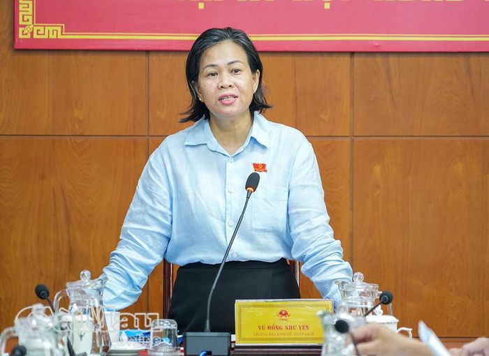 Trưởng Ban Kinh tế - Ngân sách HĐN tỉnh Vũ Hồng Như Yến kết luận hội nghị.