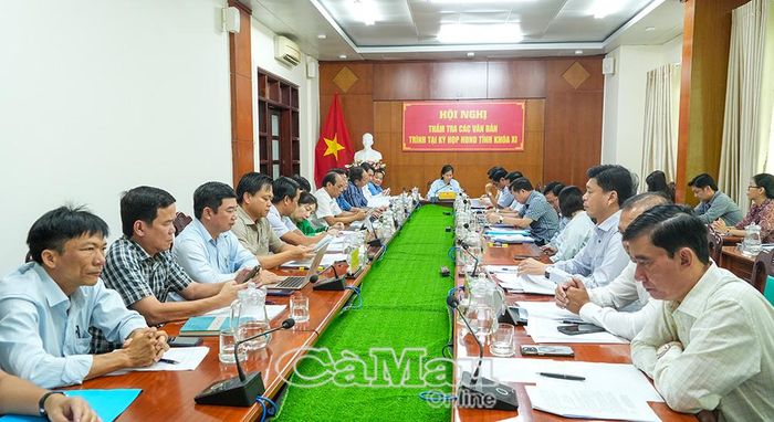 Đại biểu tham dự hội nghị.
