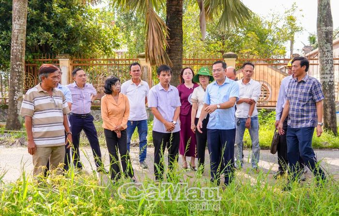 Phó Chủ tịch UBND tỉnh Ngô Vũ Thăng đề nghị việc thi công các hạng mục phải bảo đảm chất lượng, kỹ thuật, mỹ thuật.