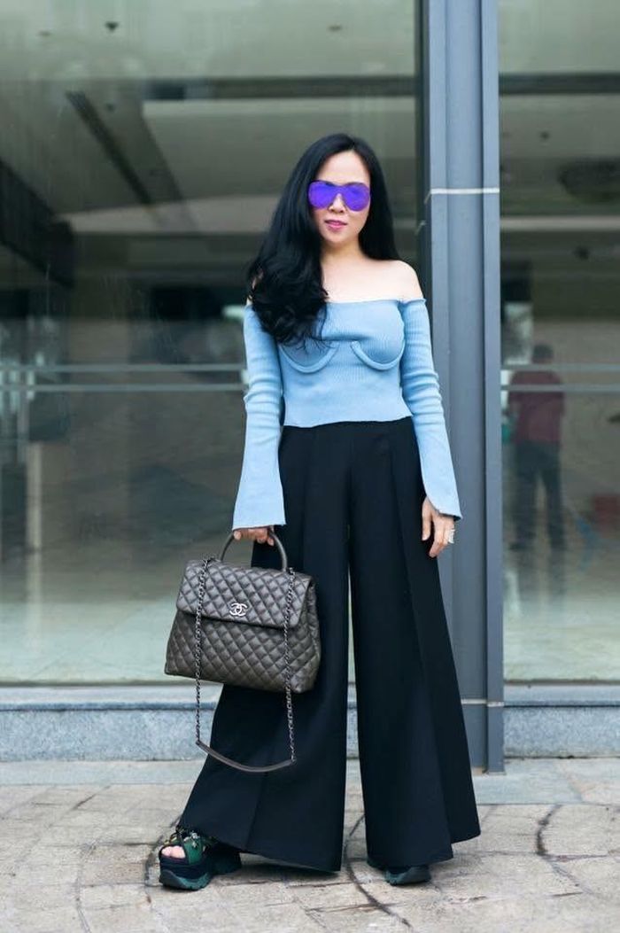 Phượng Chanel thường xuyên xuất hiện cùng các món đồ hiệu.